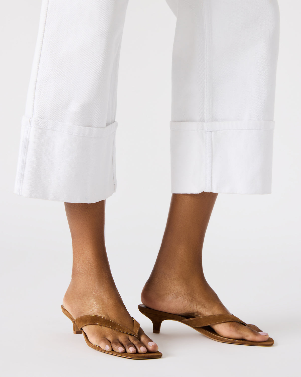 Steve Madden TRACIE Chestnut Suede Thong Strap Women's Kitten Heel