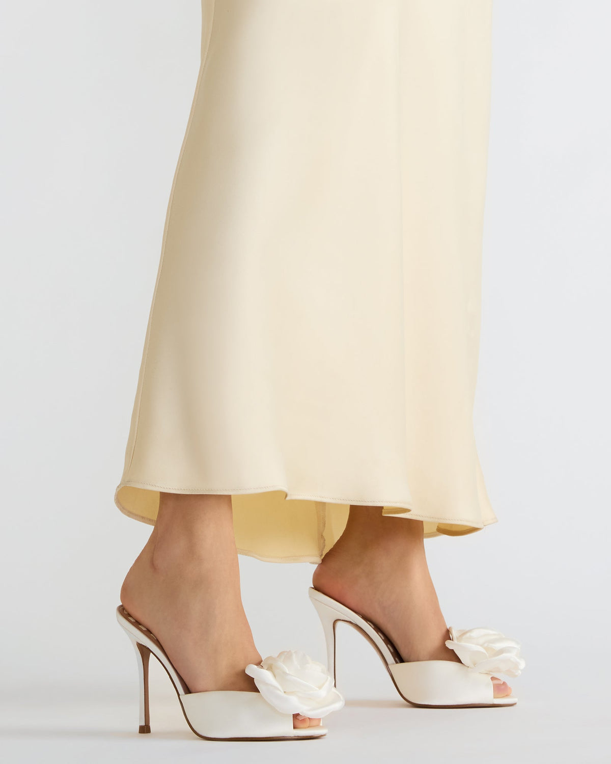 Steve Madden PRIYA Flower Ivory Satin Mule Women's Heel