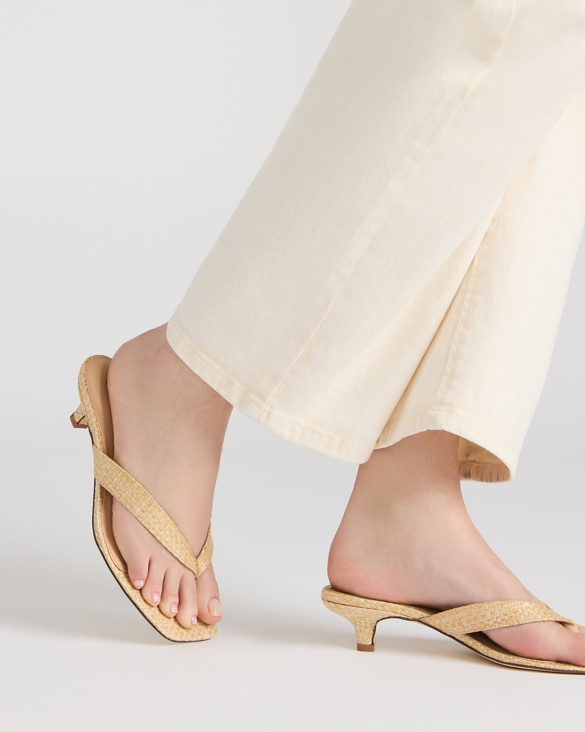 Steve Madden TRACIE Raffia Thong Strap Women's Kitten Heel