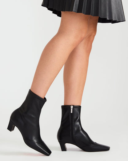 Steve Madden JETER Black Square-Toe Women's Ankle Boot