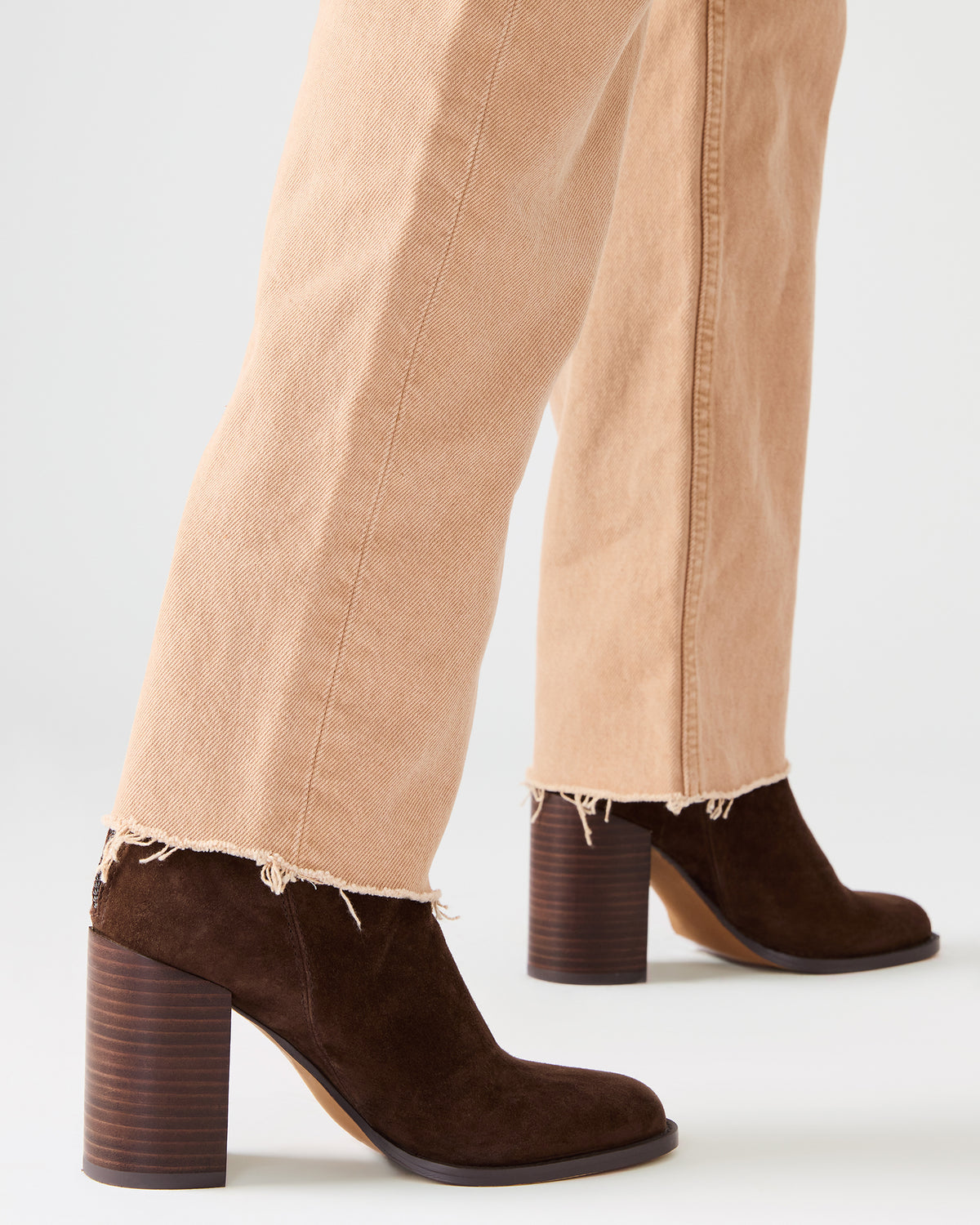 Steve Madden OBSESSION Chocolate Brown Suede Rounded Toe Block Heel Women's Ankle Boot