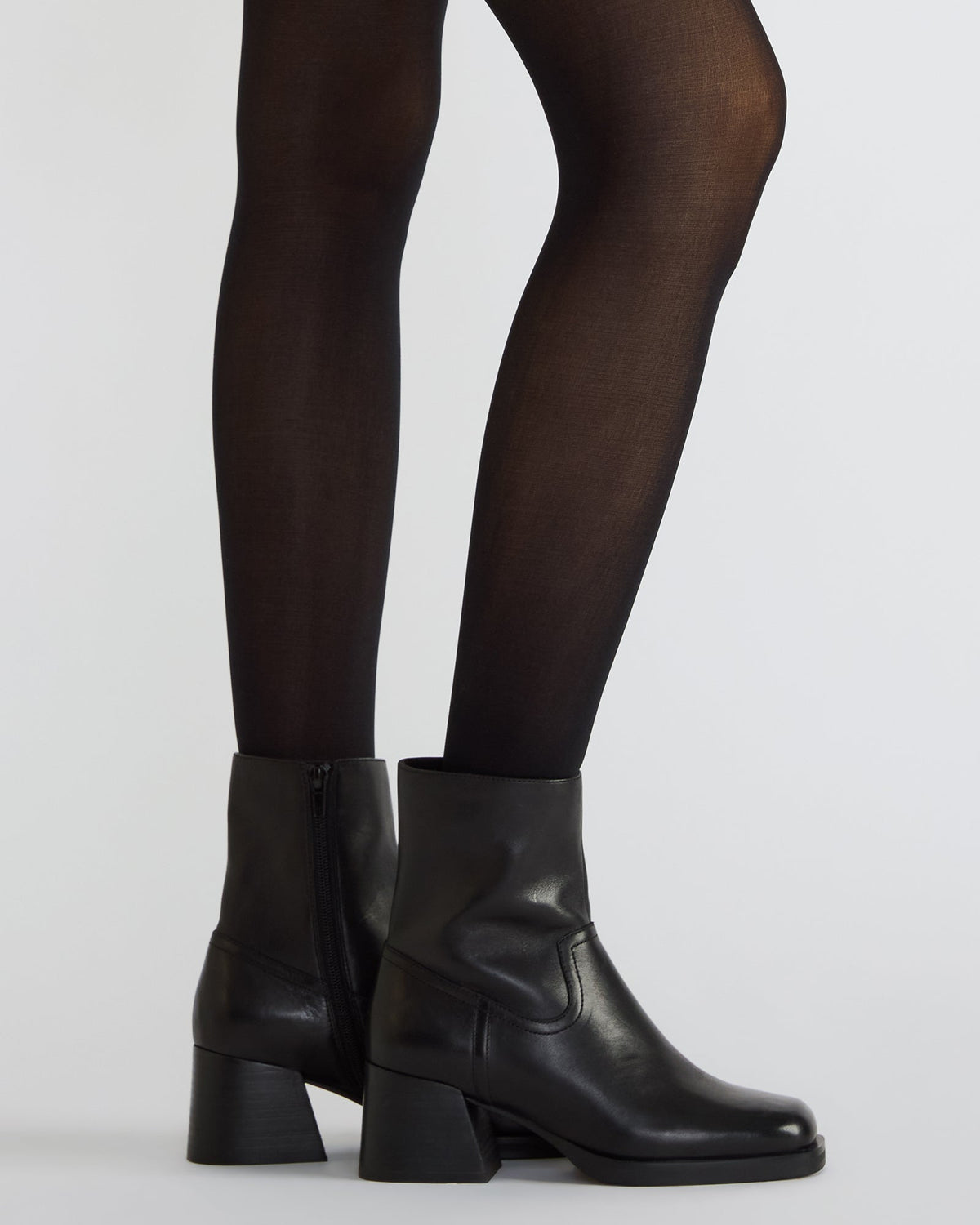 Steve Madden LATCHES Black Leather Square-Toe Block Heel Women's Ankle Boot