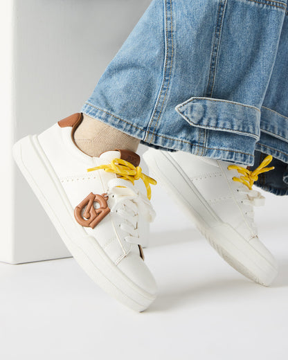 Steve Madden MARVIN White/Tan Low-Top Lace-Up Women's Sneaker