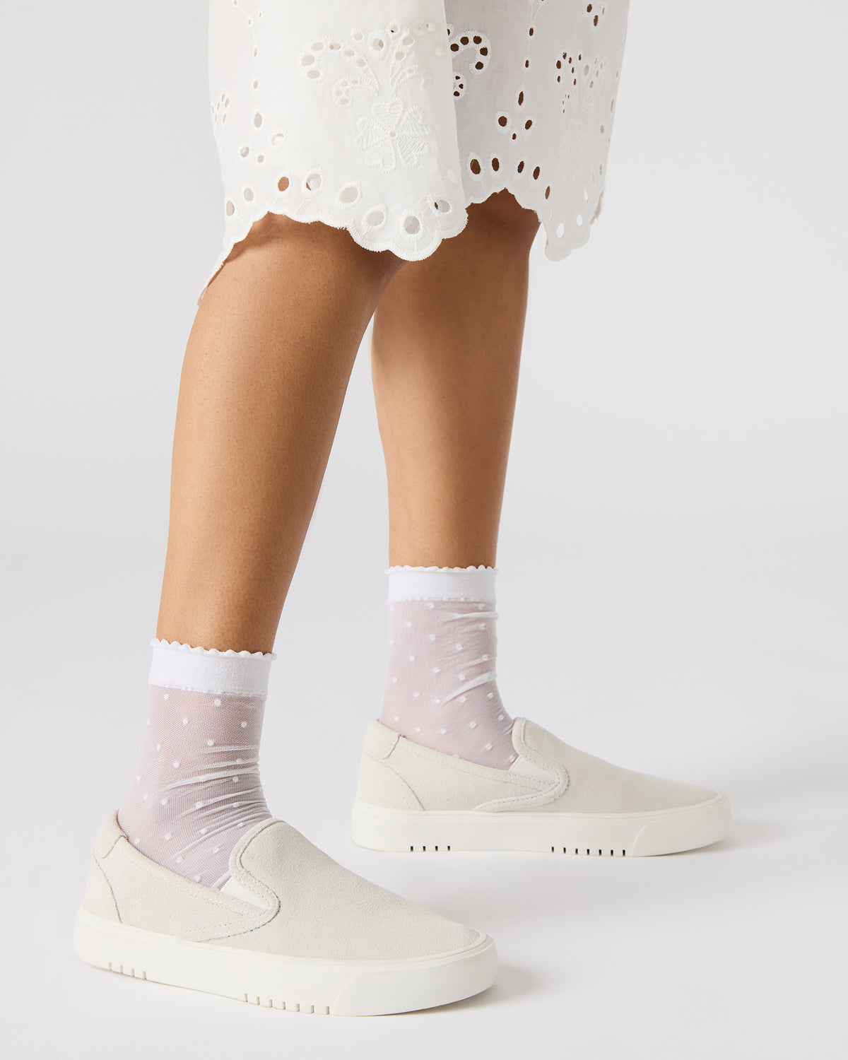 Steve Madden MURPHY White Suede Women's Low-Top Sneaker