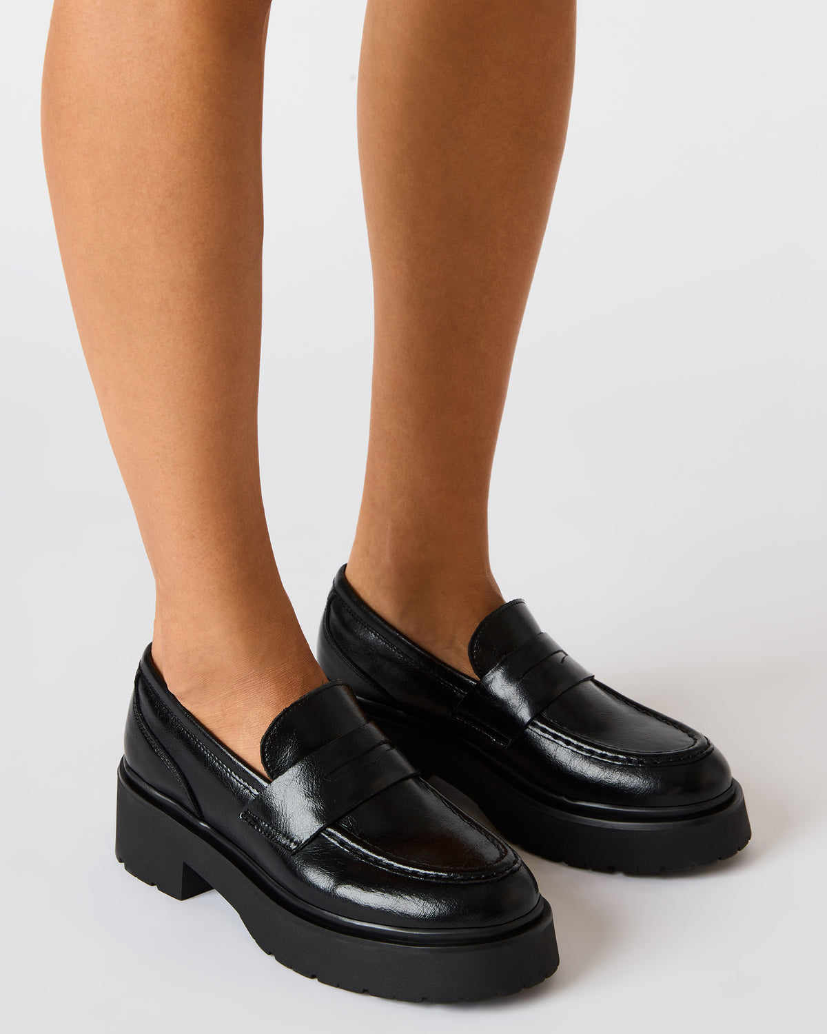 Steve Madden LAYKEN Black Leather Platform Lug Women's Loafer