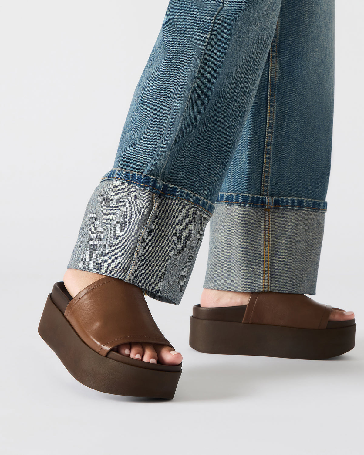 Steve Madden ARWEN Brown Leather Women's Platform Footbed Slide Chunky Sandal