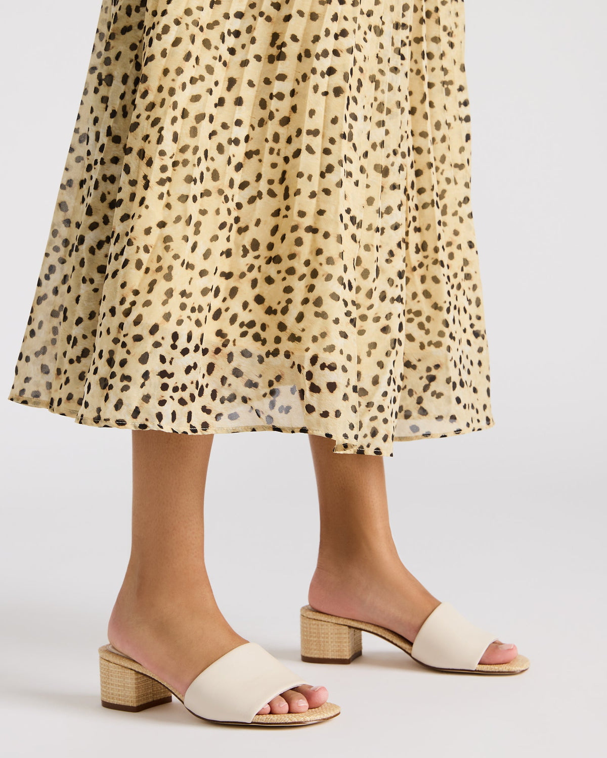 Steve Madden HAILEE Chestnut Suede Women's Square-Toe Raffia Block Heel Mule Sandal