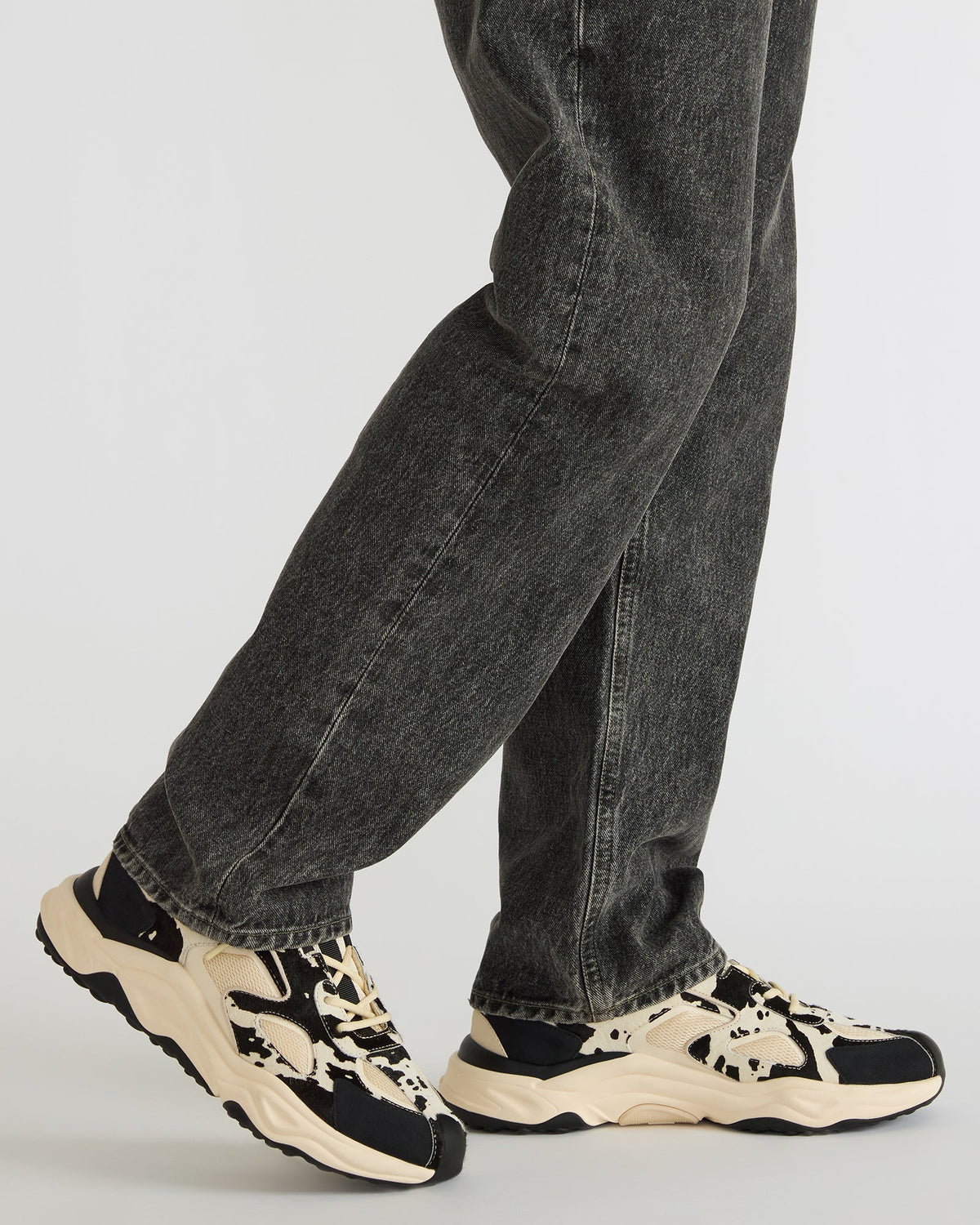 Steve Madden SALVADOR Black/White Low-Top Lace-Up Men's Sneaker