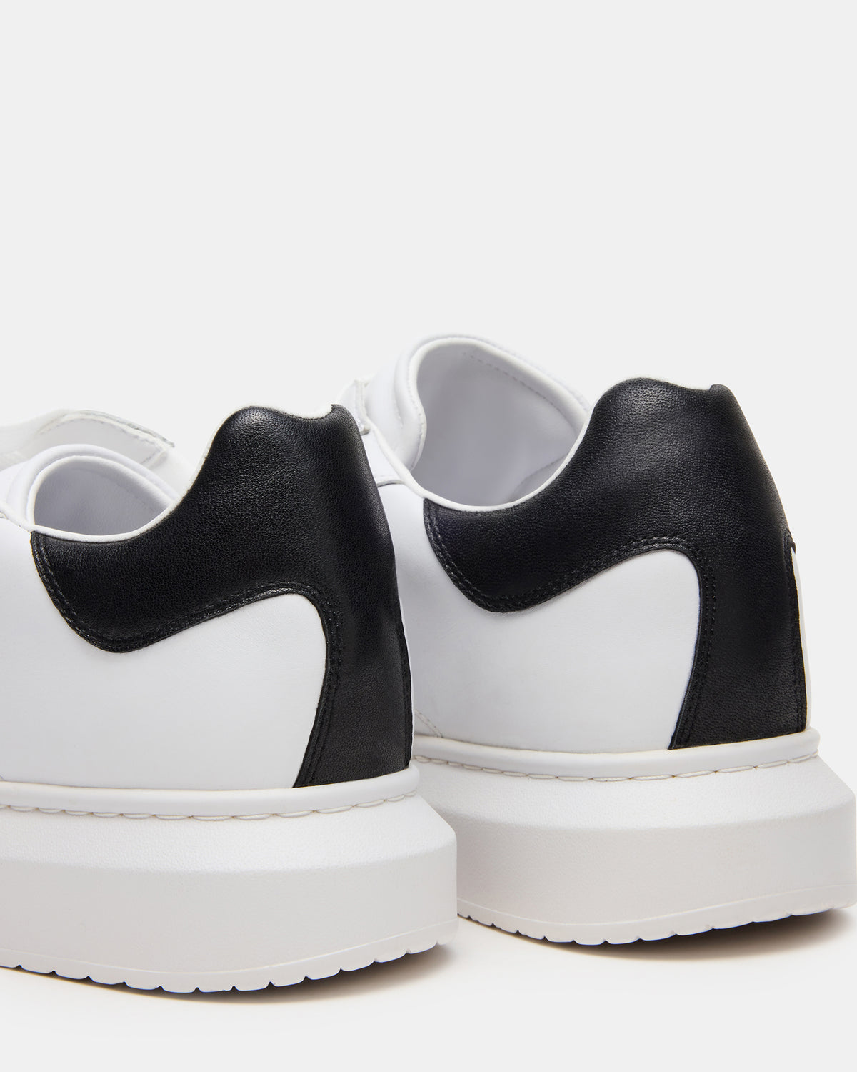 Steve Madden MINOU White/Black Low-Top Lace-Up Men's Sneaker