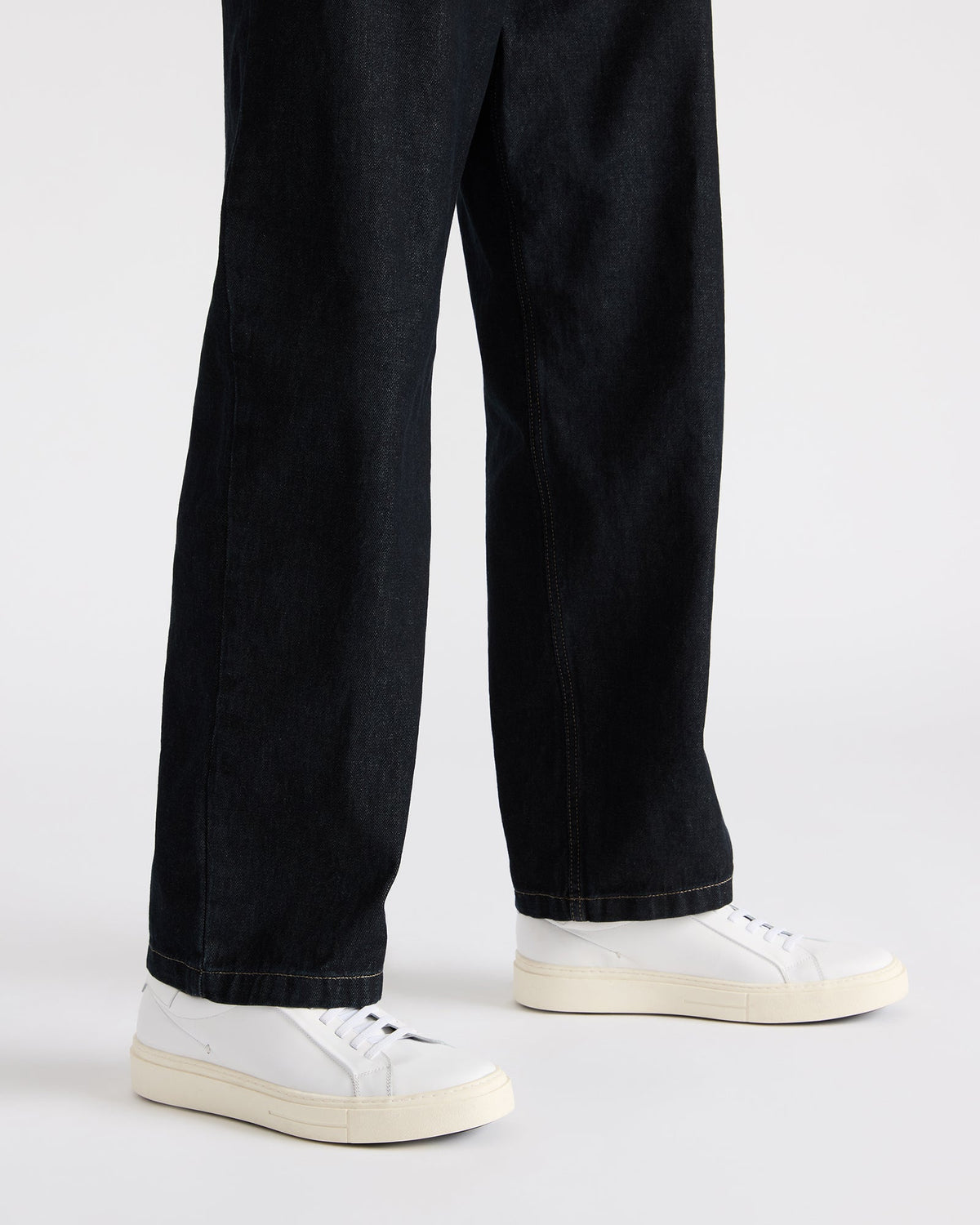 Steve Madden ZOII White Leather Men's Low-Top Lace-Up Sneaker