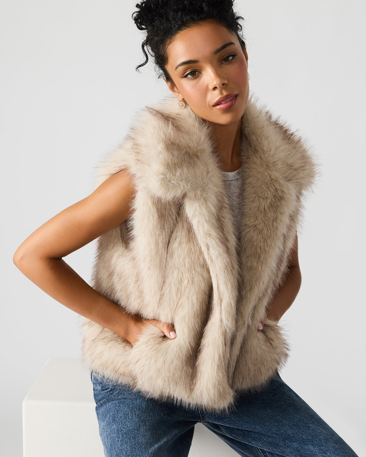 Steve Madden SAFIRA Natural Faux Fur Sleeveless Collared Women's Vest