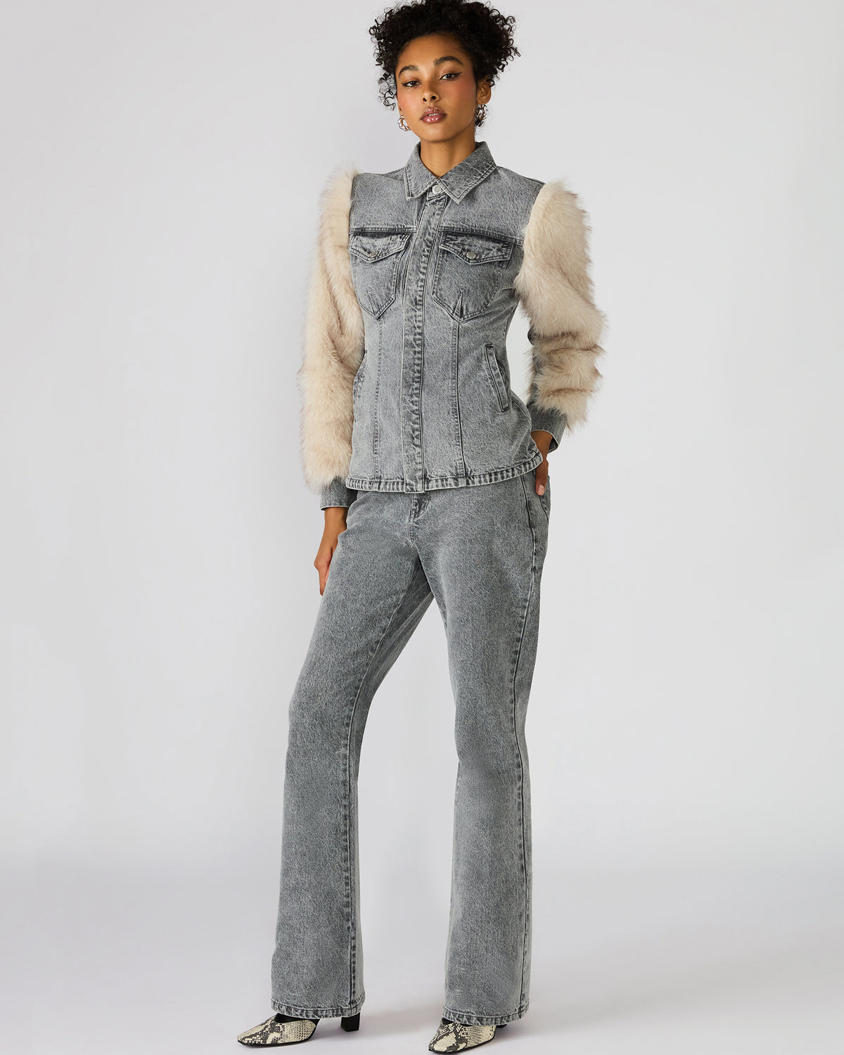 Steve Madden PARKER Fog Faux Fur Long-Sleeved Button-Up Denim Women's Jacket