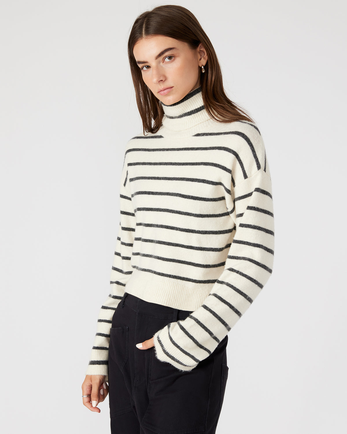 Steve Madden NARSHA Black/White Women's Turtleneck Stripe Sweater