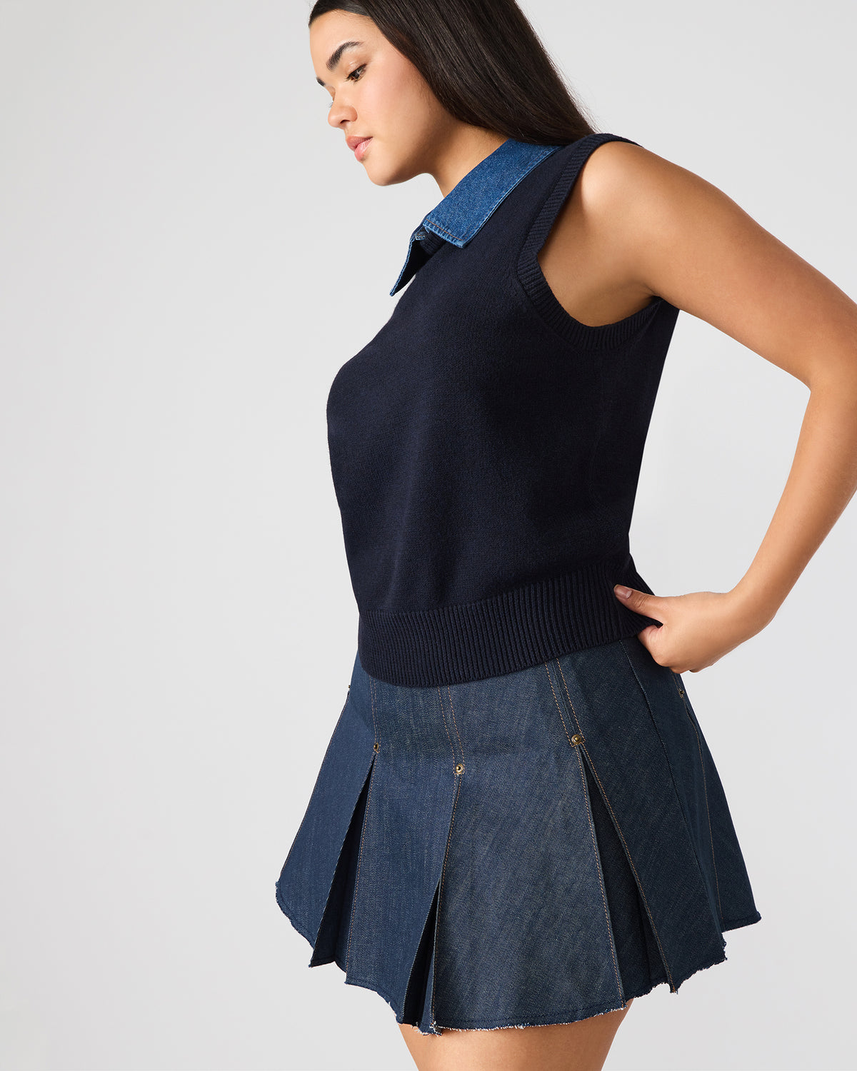 Steve Madden JEANE Sweater Vest Knit Collared Sleeveless Women's Top