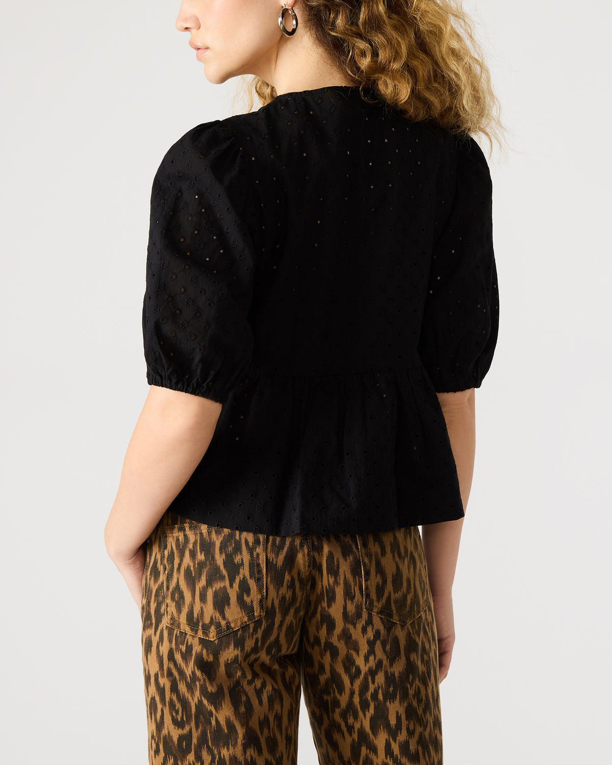 Steve Madden PAULA Top Black Short-Sleeved Tie-Front Eyelet Top