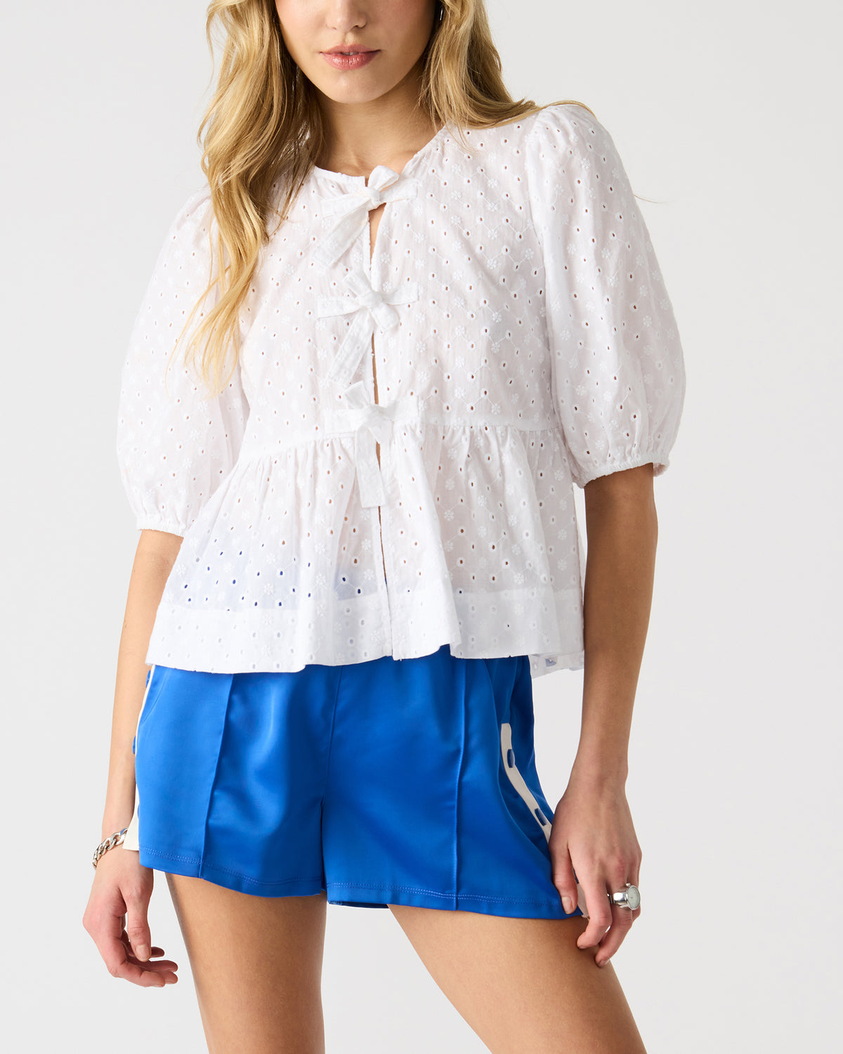 Steve Madden PAULA Top White Short-Sleeved Tie-Front Eyelet Top
