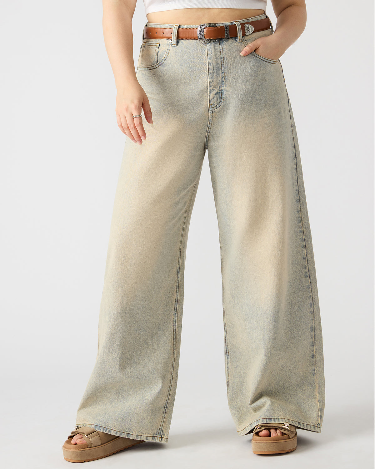 Steve Madden MAGNUS Women's Washed Denim Wide-Leg Jeans