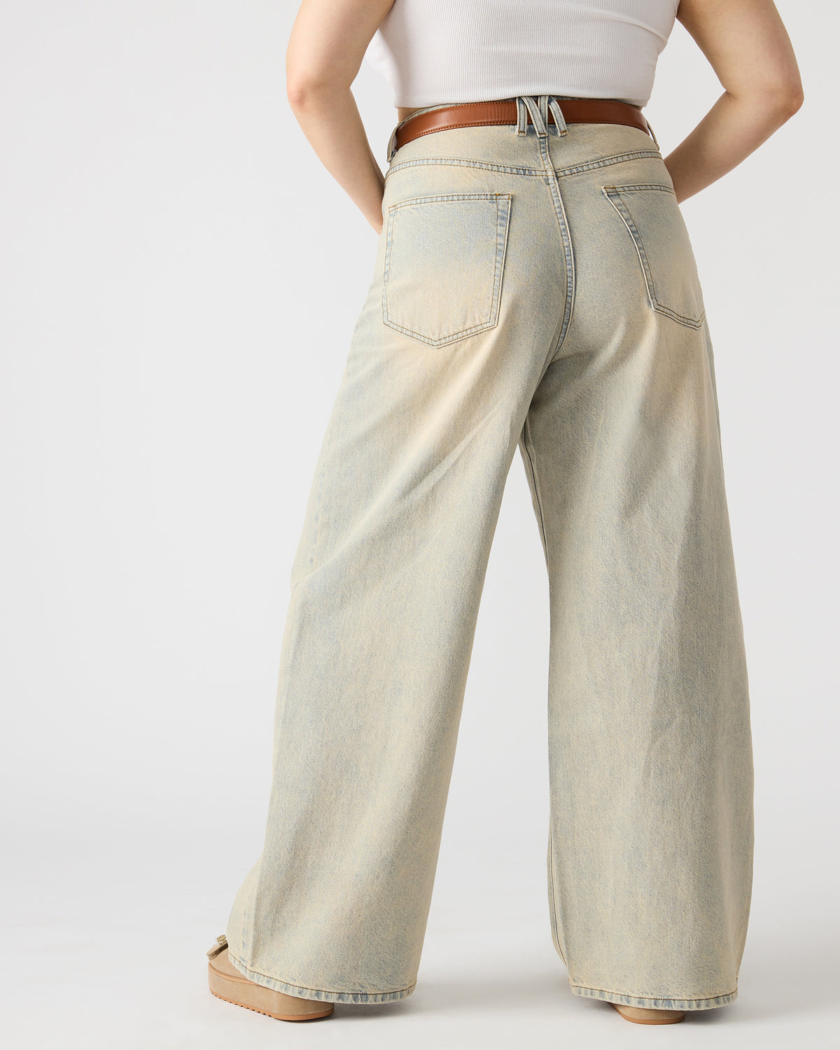 Steve Madden MAGNUS Women's Washed Denim Wide-Leg Jeans
